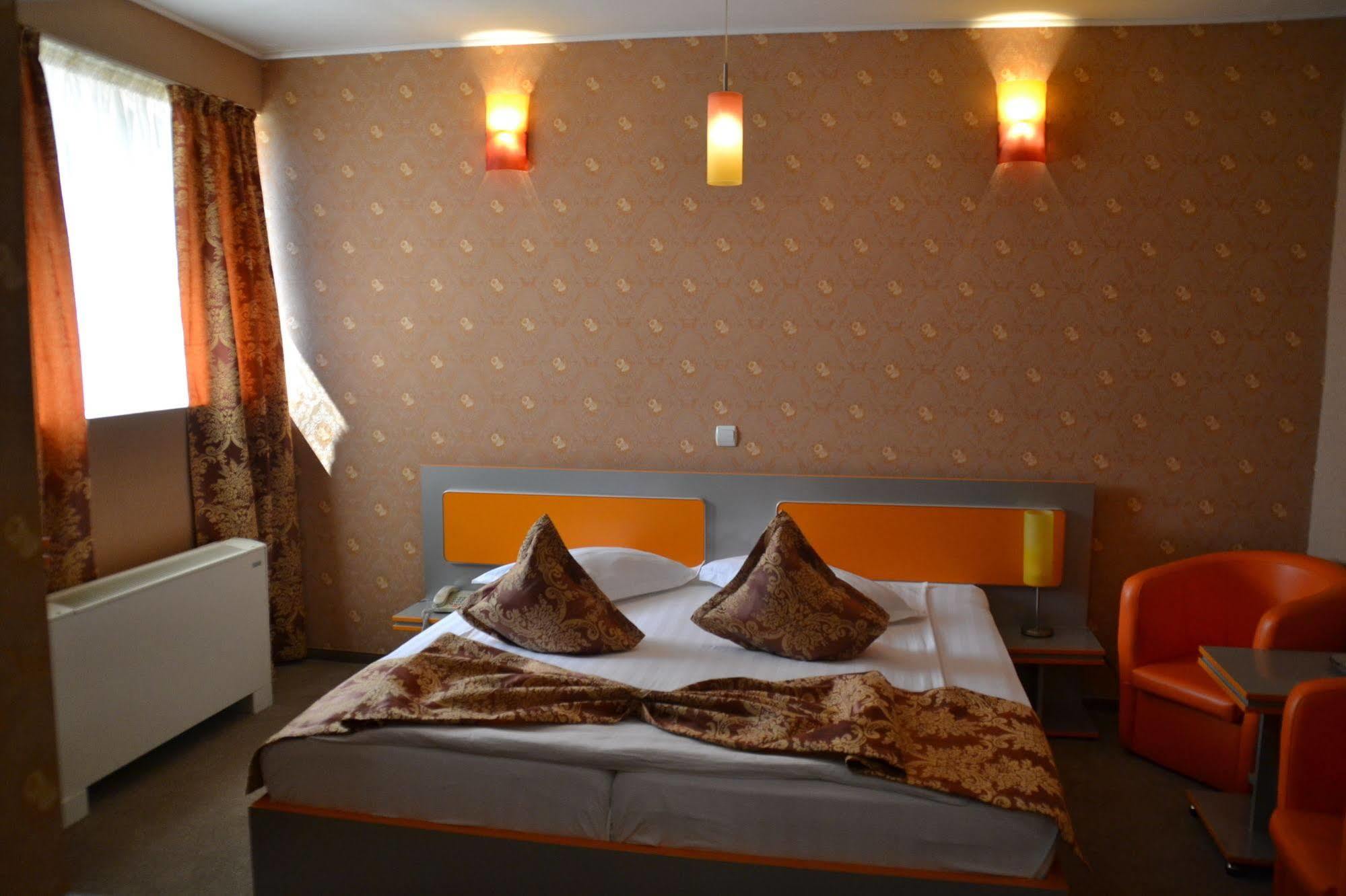 Hotel Helin - Calea Bucuresti Craiova Extérieur photo