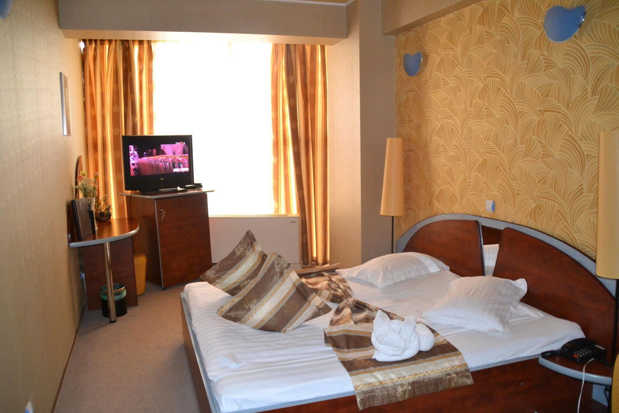 Hotel Helin - Calea Bucuresti Craiova Extérieur photo